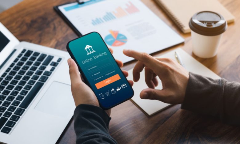 mobile banking vs traditional banking 2025