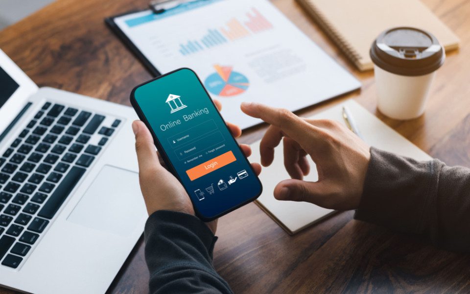 mobile banking vs traditional banking 2025